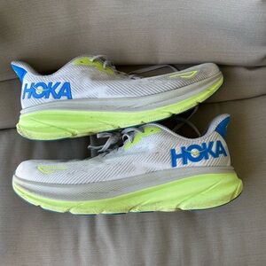HOKA Clifton 9 in “Stardust/Electric Cobalt” colors